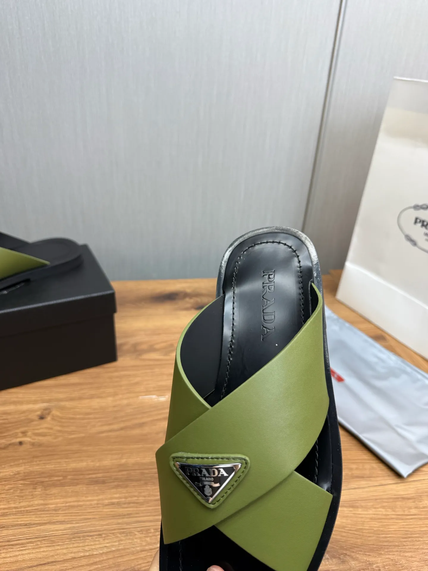 Factory price 340💰 ＰＲＡＤＡPrada - popular men's slippers hot sale 🔥 🩴Official website one to one production 38-45 sizes 45 46 🉑️Customized!